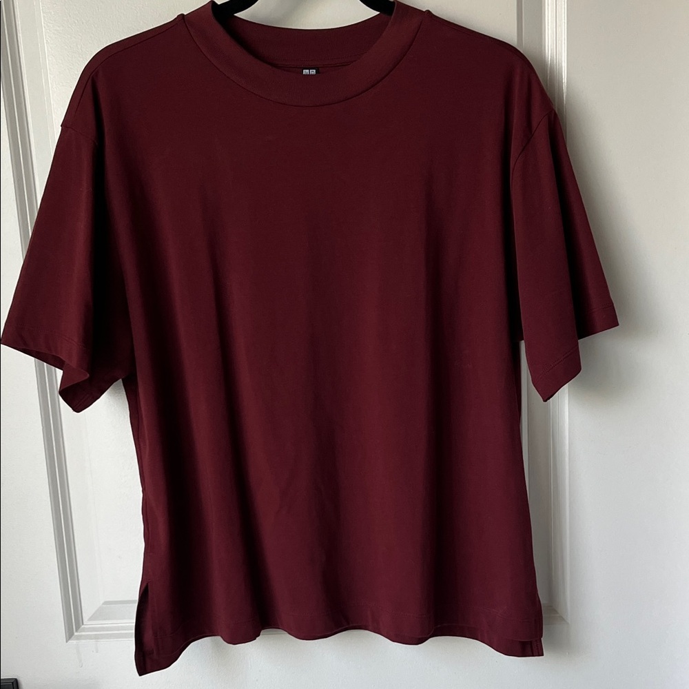 Uniqlo Burgundy Women's Airism Short Sleeve Tee